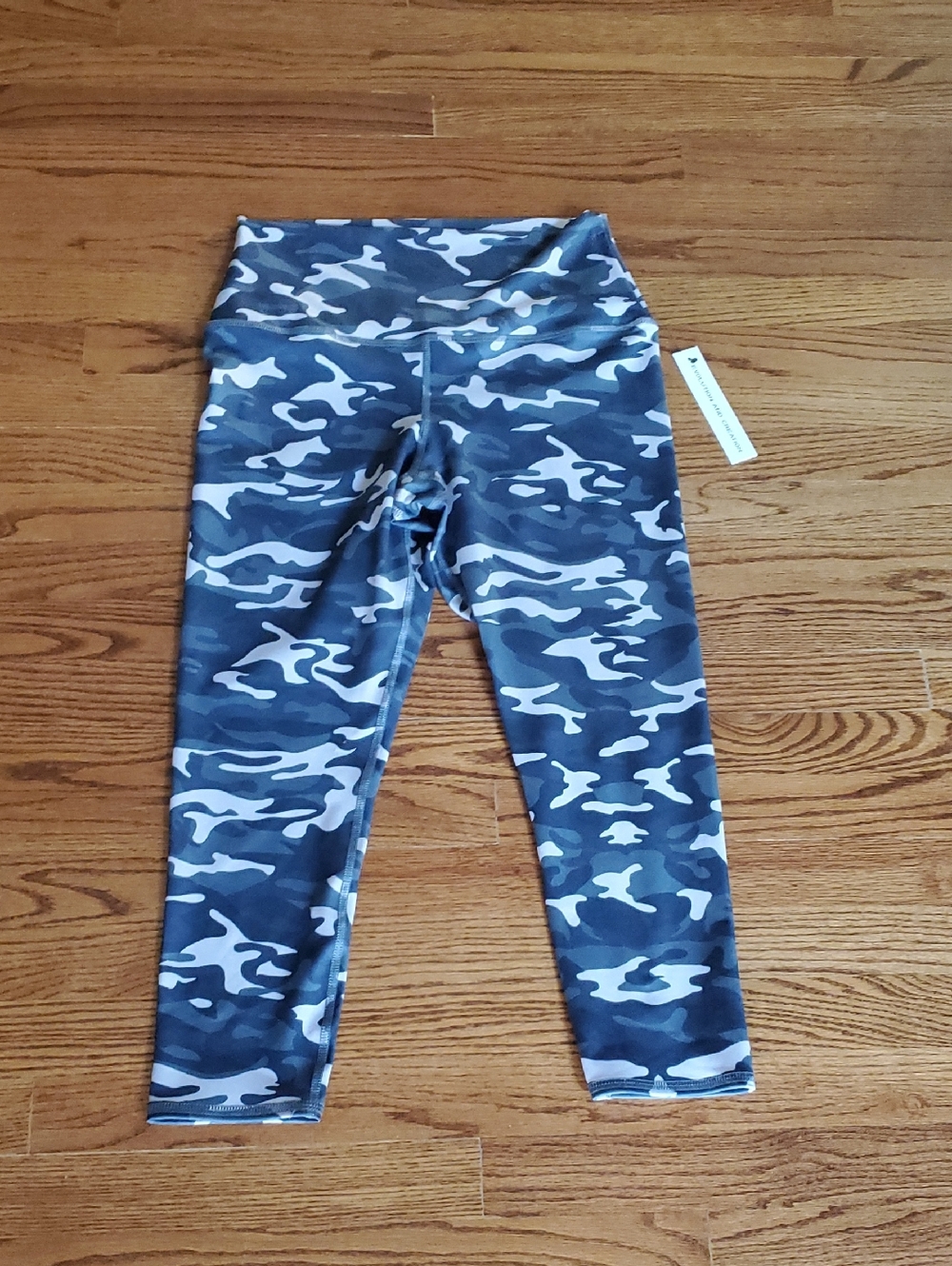 New XL Camo Leggings